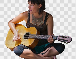 弹吉他的女性